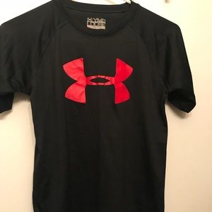 Boys Under Armour dri fit tee